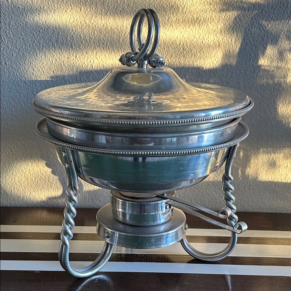 Elegant aluminum Chafing Dish - vintage  buenilum